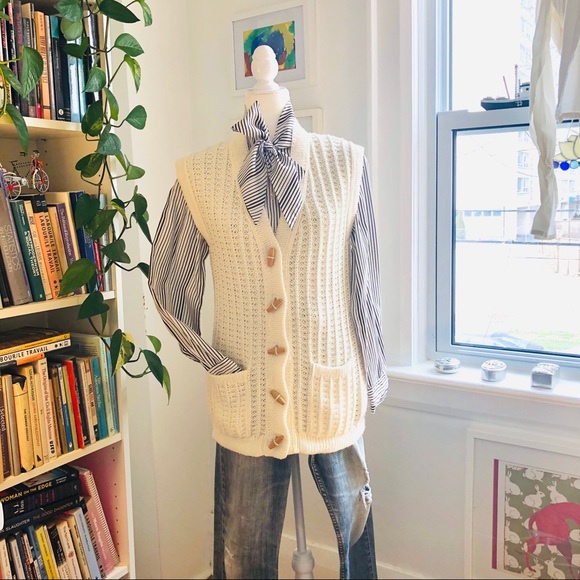 Vintage boho cream knit vest wood buttons - Picture 1 of 7